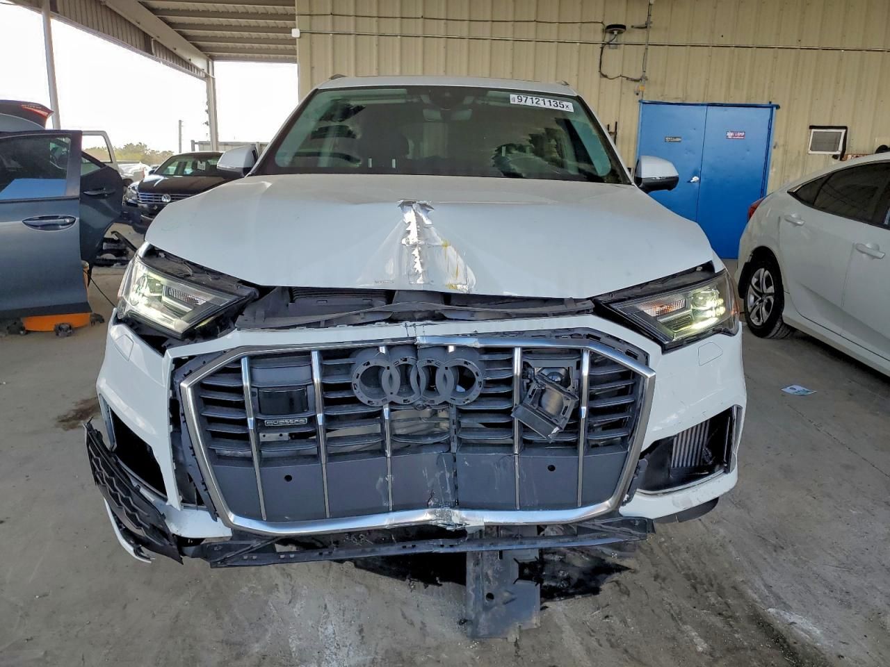 2023 Audi Q7 Premium Plus