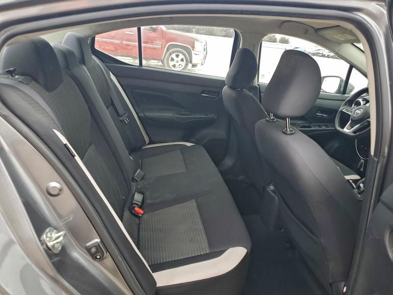 2020 Nissan Versa sv