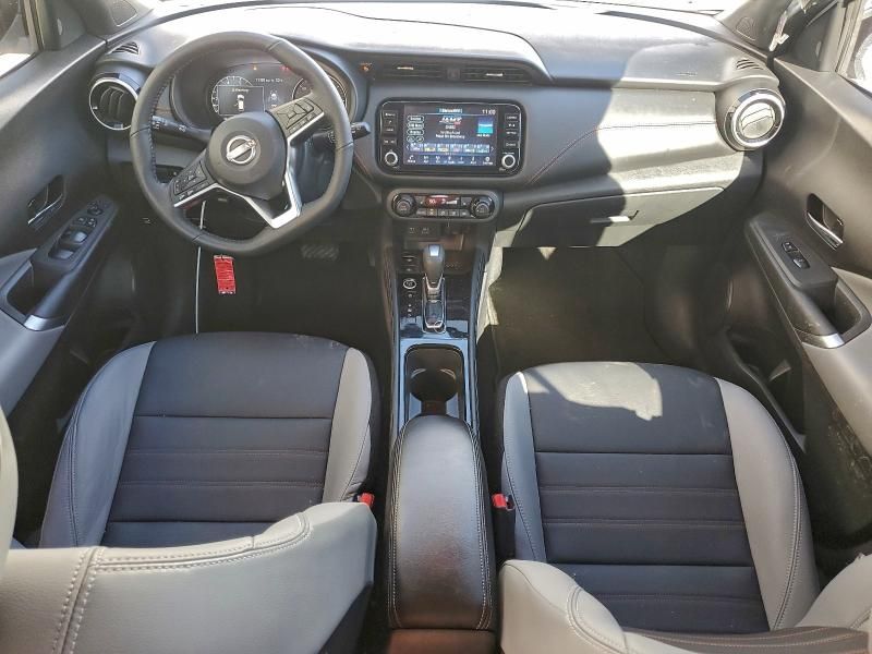 2024 Nissan Kicks sr