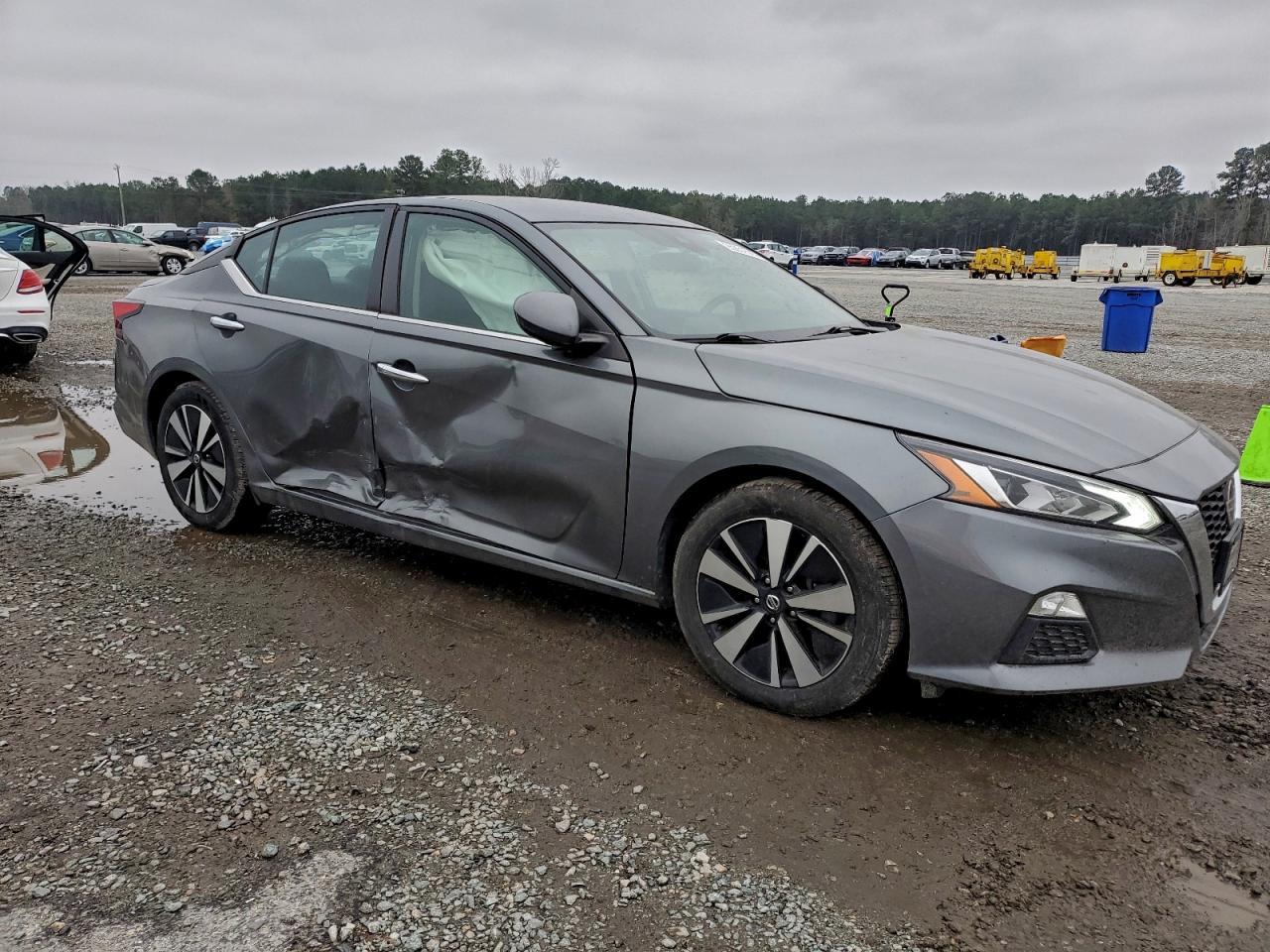 2022 Nissan Altima sv