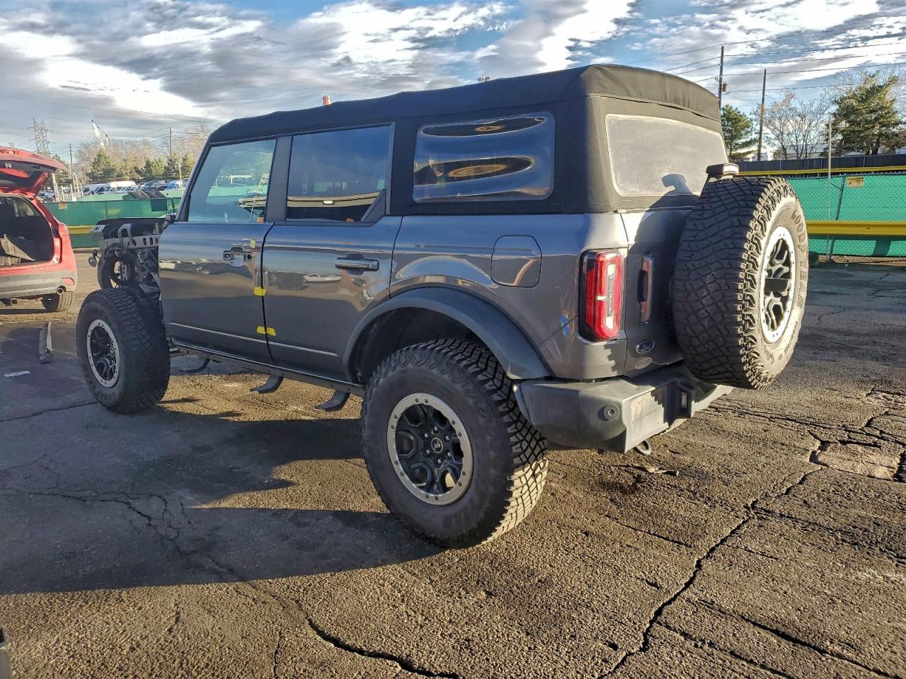 2021 Ford Bronco Base