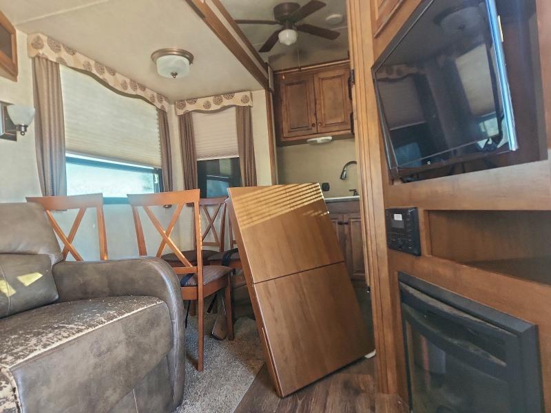 2015 Keystone Arcadia 37-Camper