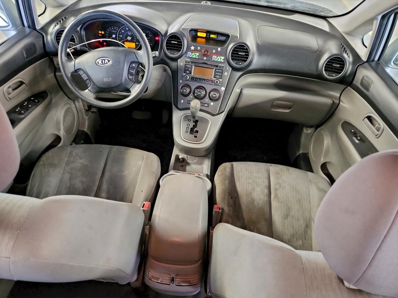 2010 KIA Rondo lx