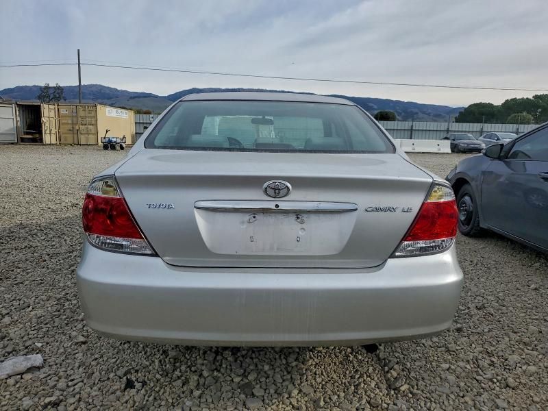 2005 Toyota Camry le