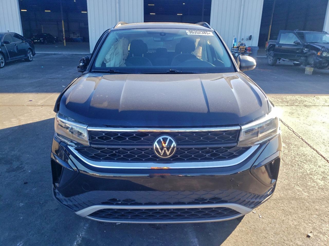 2023 Volkswagen Taos s