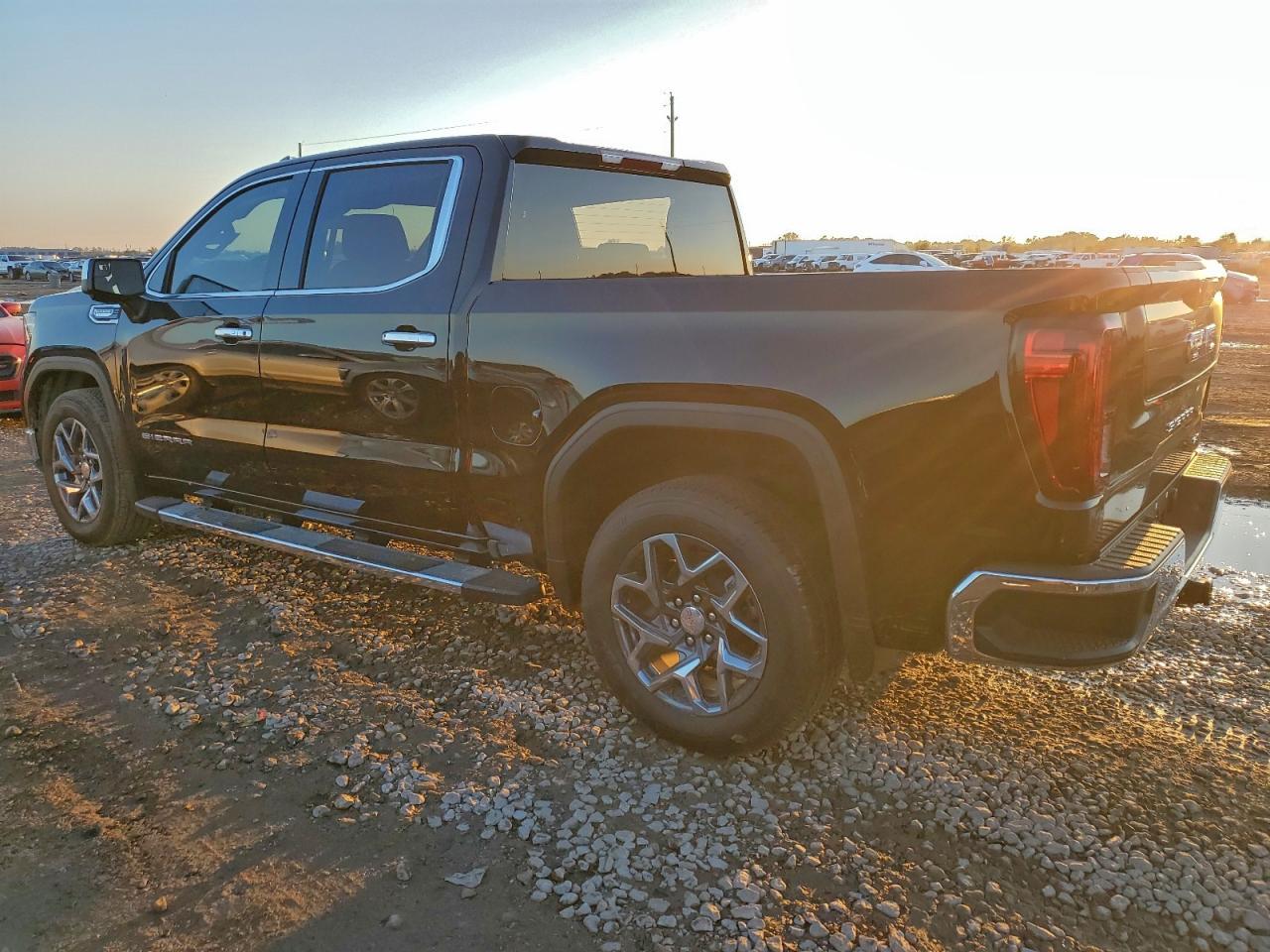 2026 GMC Sierra C1500 slt