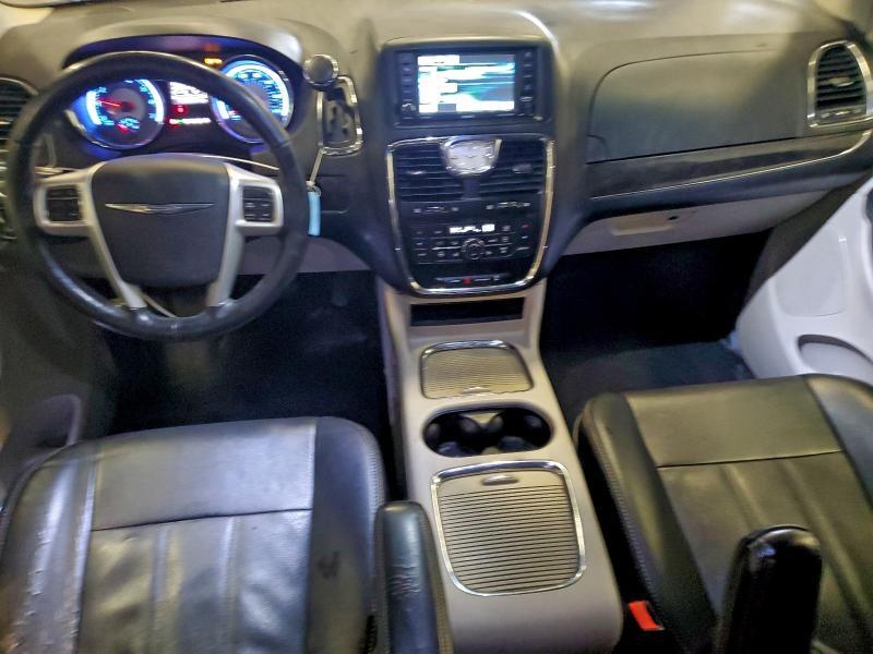 2016 Chrysler Town & Country Touring l