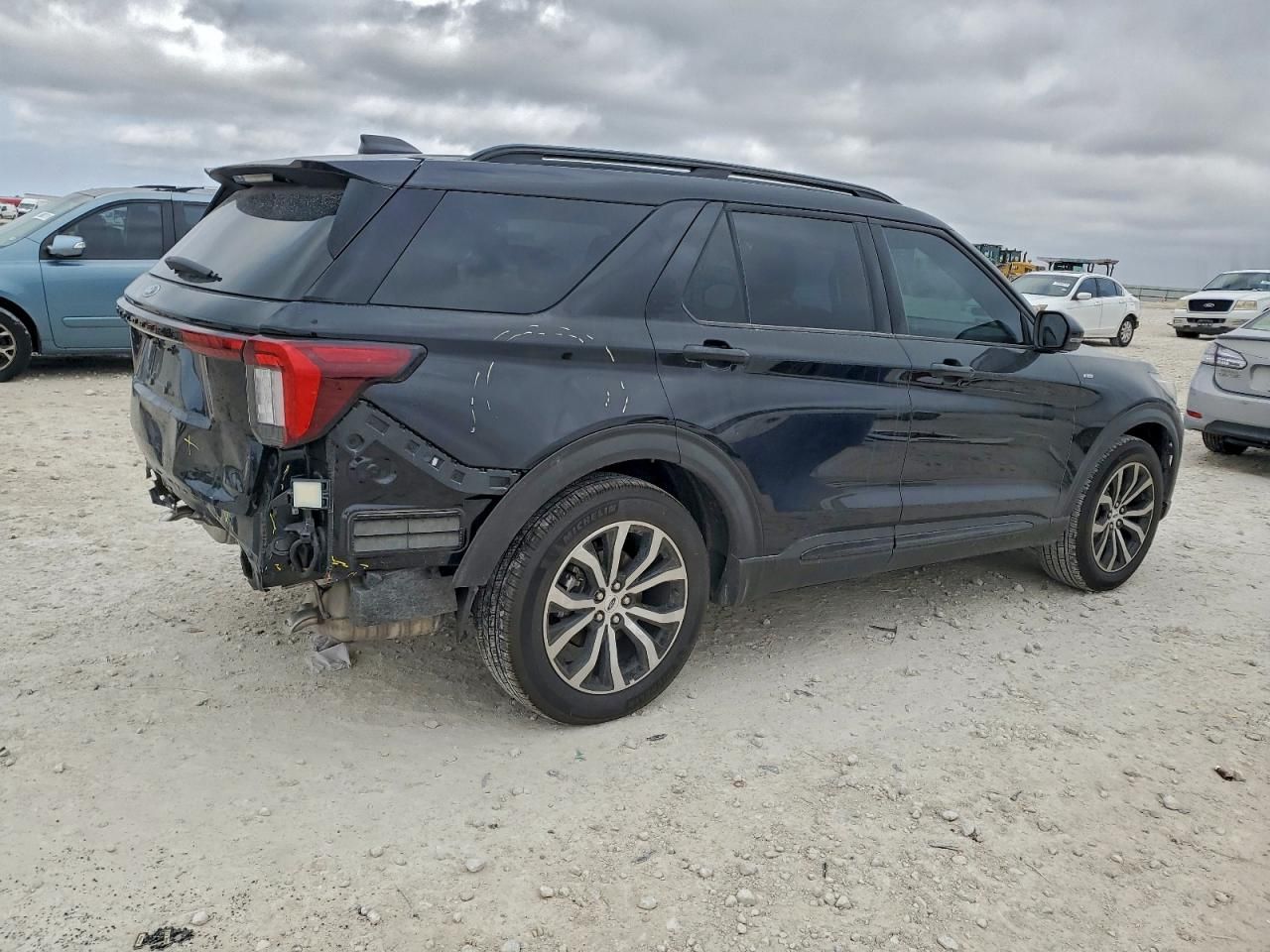 2025 Ford Explorer St-line
