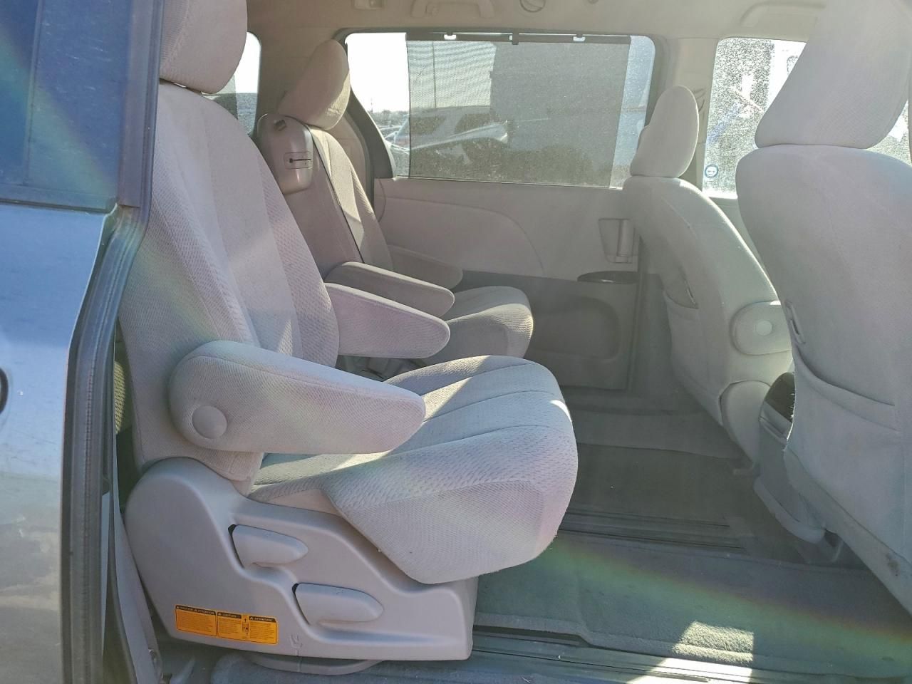 2012 Toyota Sienna le