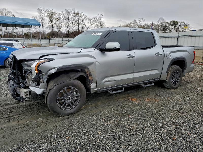 2024 Toyota Tundra Crewmax sr