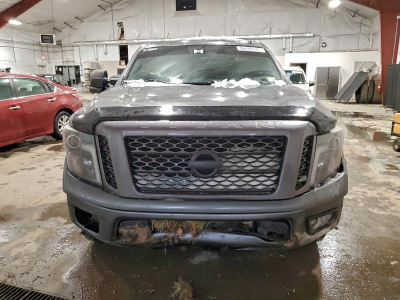 2019 Nissan Titan sv