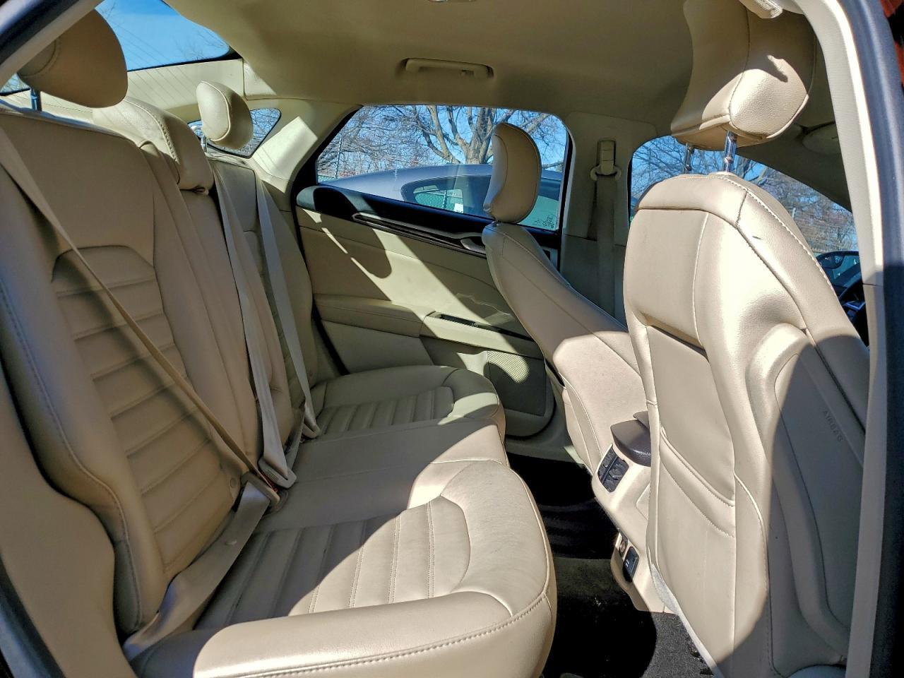 2016 Ford Fusion se
