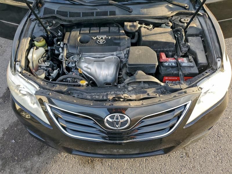 2010 Toyota Camry le