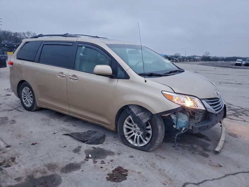 2011 Toyota Sienna xle