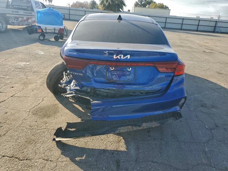 2023 KIA Forte lx
