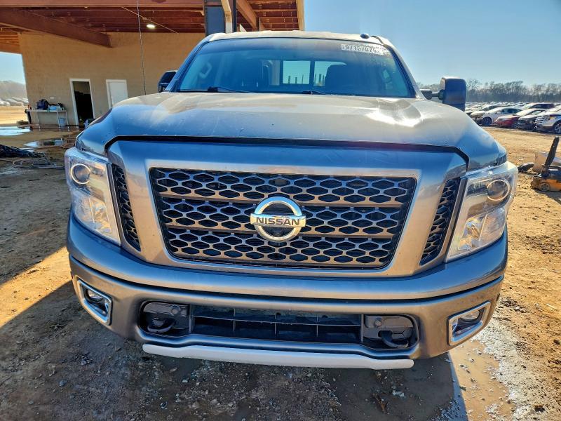 2019 Nissan Titan sv