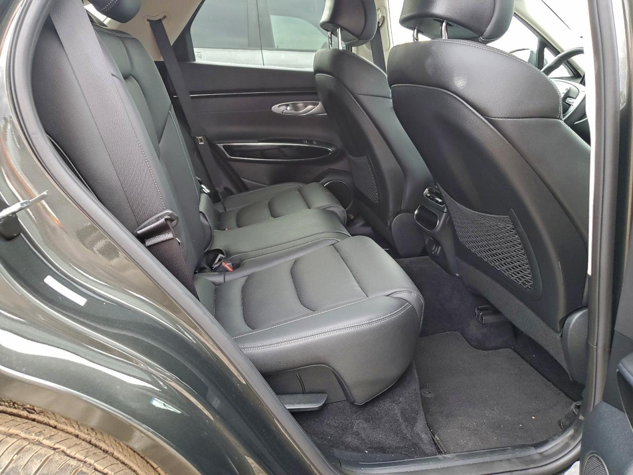 2025 Genesis Gv70 Base