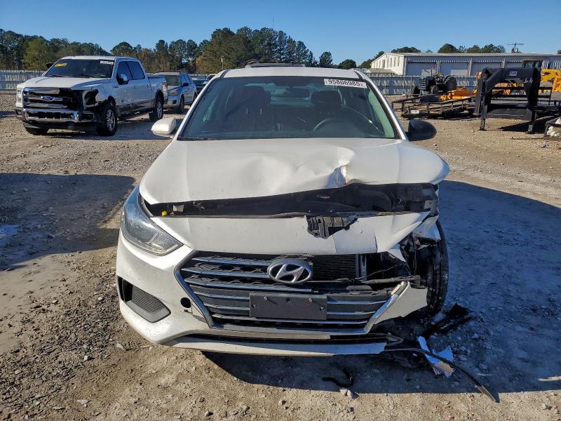 2021 Hyundai Accent se