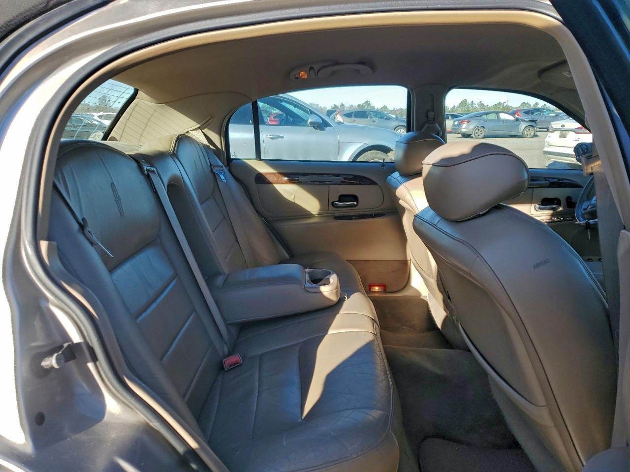 2001 Lincoln Town car Executive