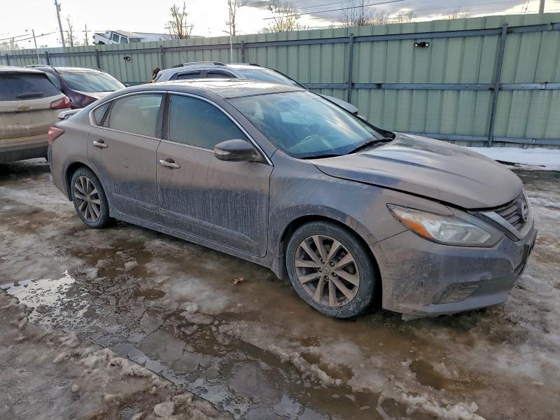 2016 Niss Altima