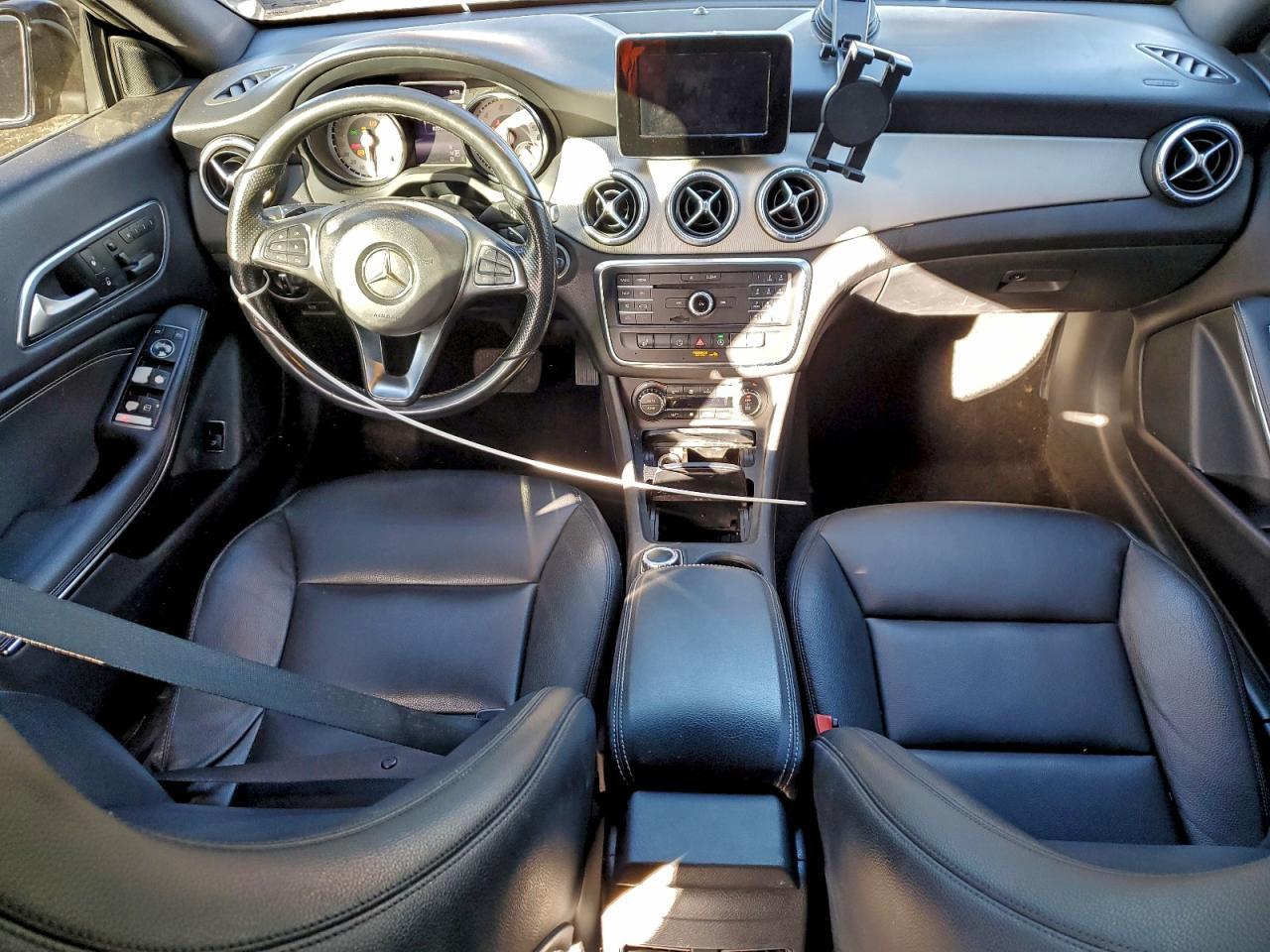 2015 Mercedes-Benz CLA