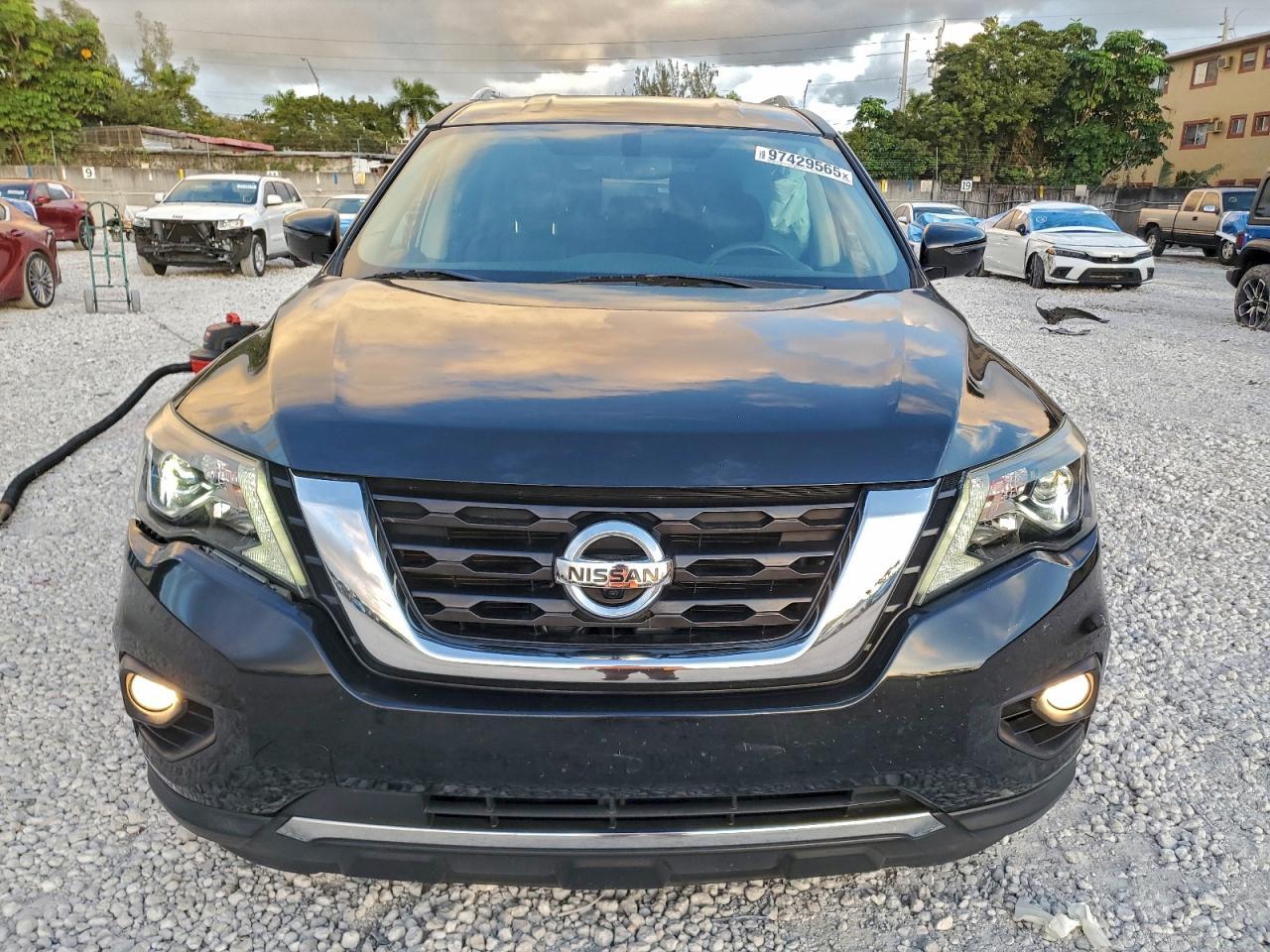 2019 Nissan Pathfinder s