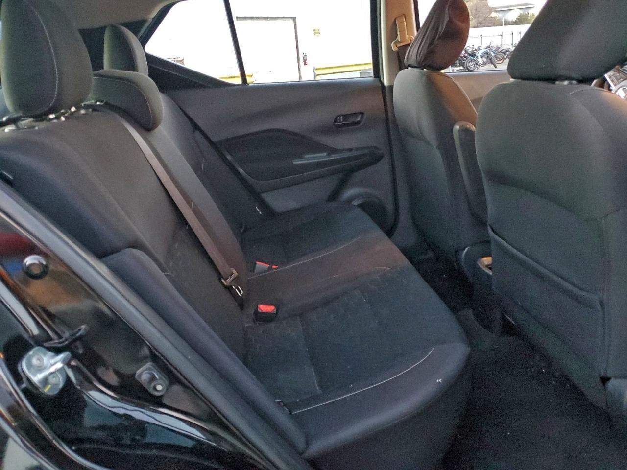 2021 Nissan Kicks s