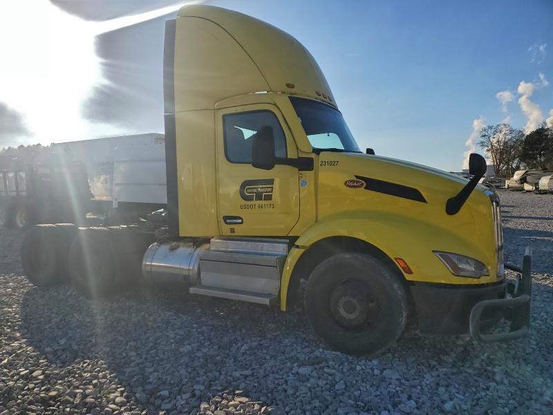 2023 Peterbilt 579 Semi Truck