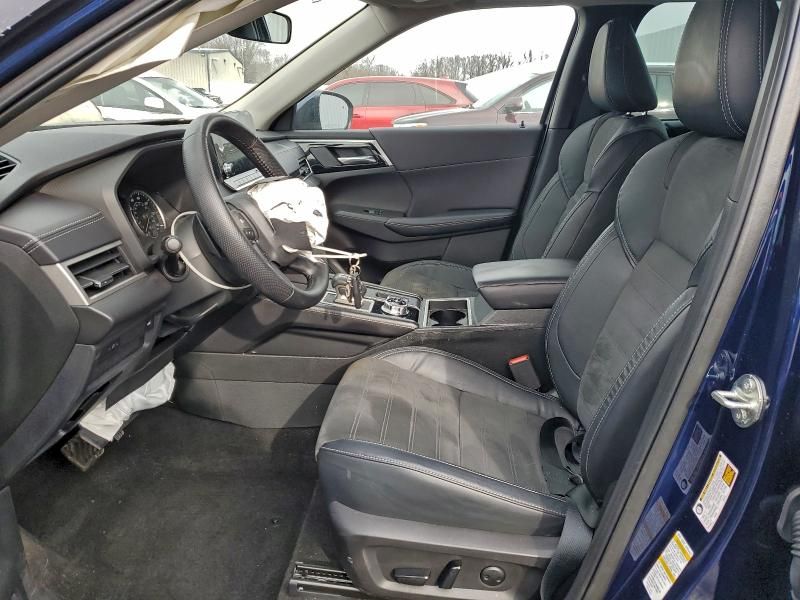 2023 Mitsubishi Outlander se