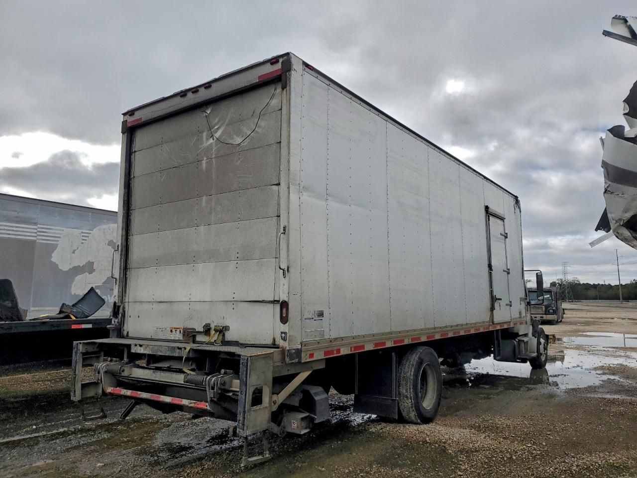 2016 Freightliner Business Class M2 BOX Truck