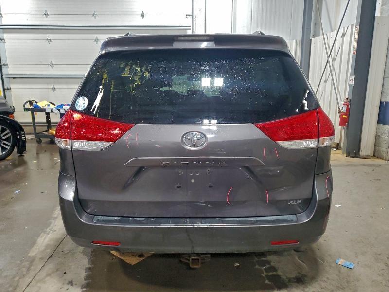 2013 Toyota Sienna xle