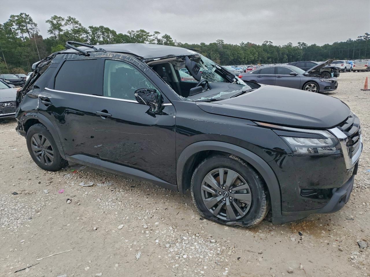 2024 Nissan Pathfinder sv