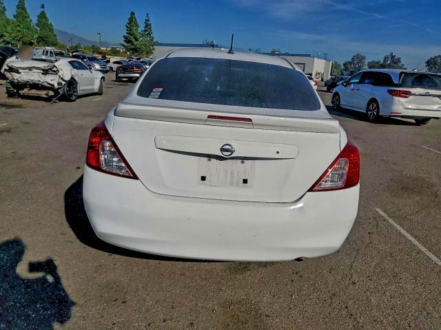 2013 Nissan Versa s