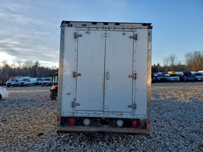 2005 Ford Econoline E350 Super Duty Cutaway Van