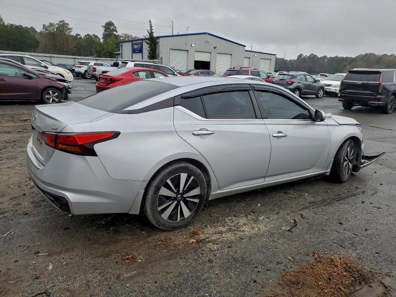 2021 Niss Altima 2.5 sv