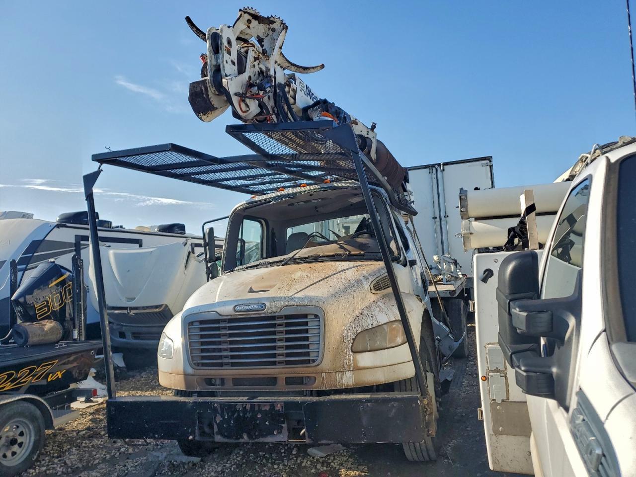 2019 Freigliner 2019 Freightliner Business Class M2 Digger Derrick