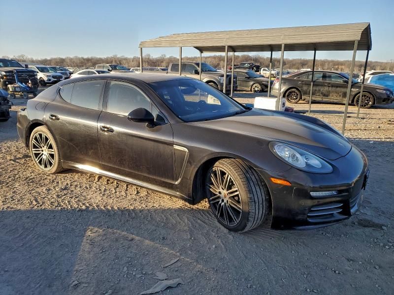 2016 Porsche Panamera 2