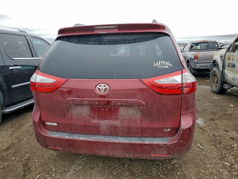 2016 Toyota Sienna le