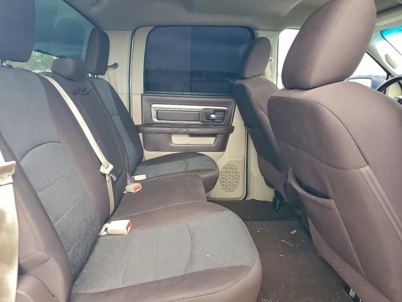 2015 Dodge RAM 1500 SLT