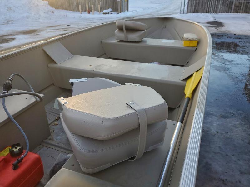 2010 Lowe Angler Boat
