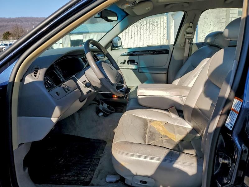 2002 Lincoln Town car Signature