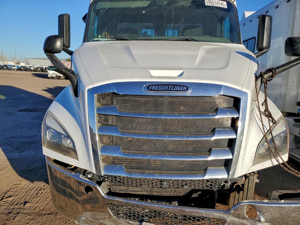 2020 Freightliner Cascadia 116 Semi Truck