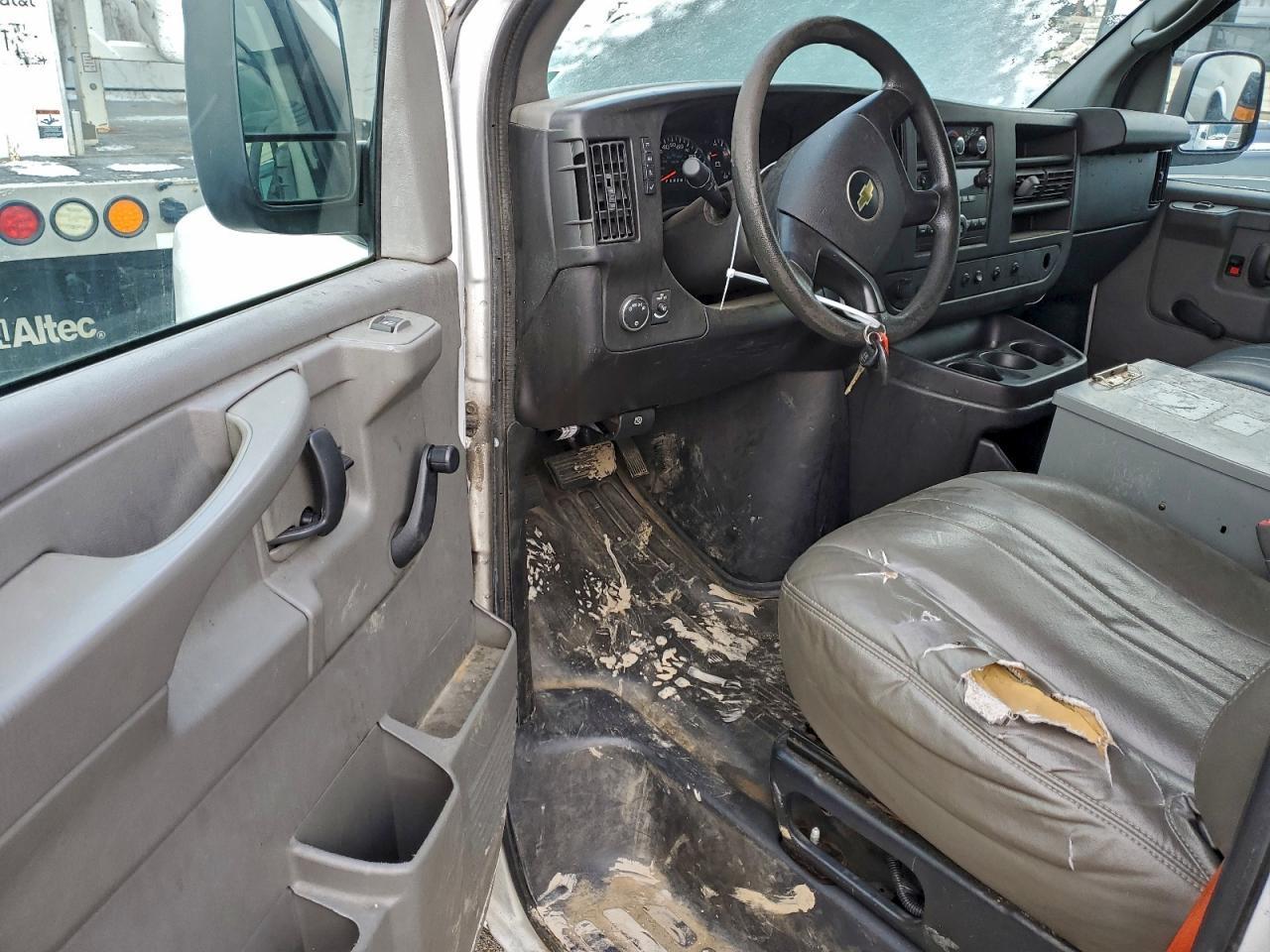 2013 Chev Express G2500