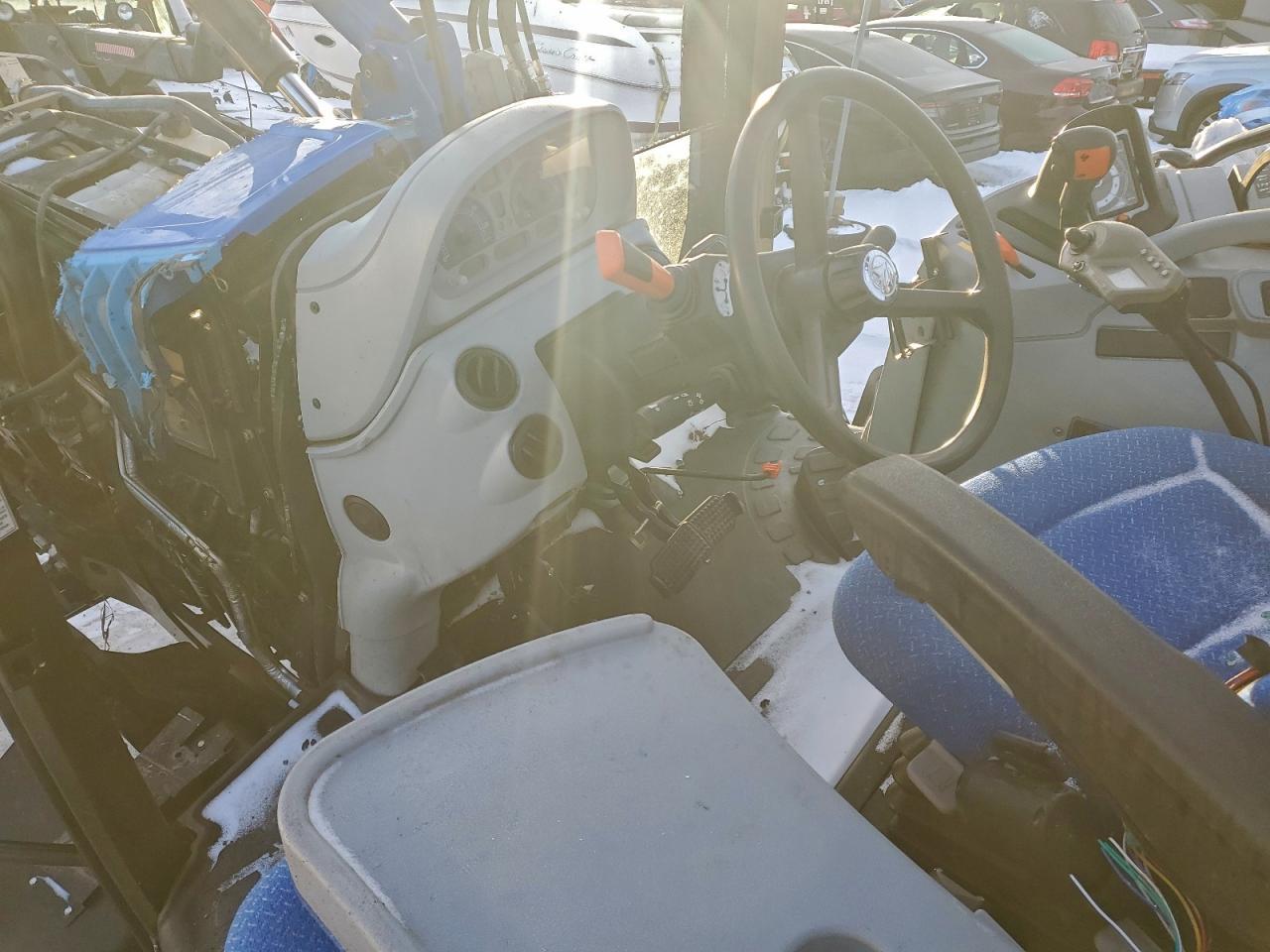 2012 New Holland Mfwd Tractor