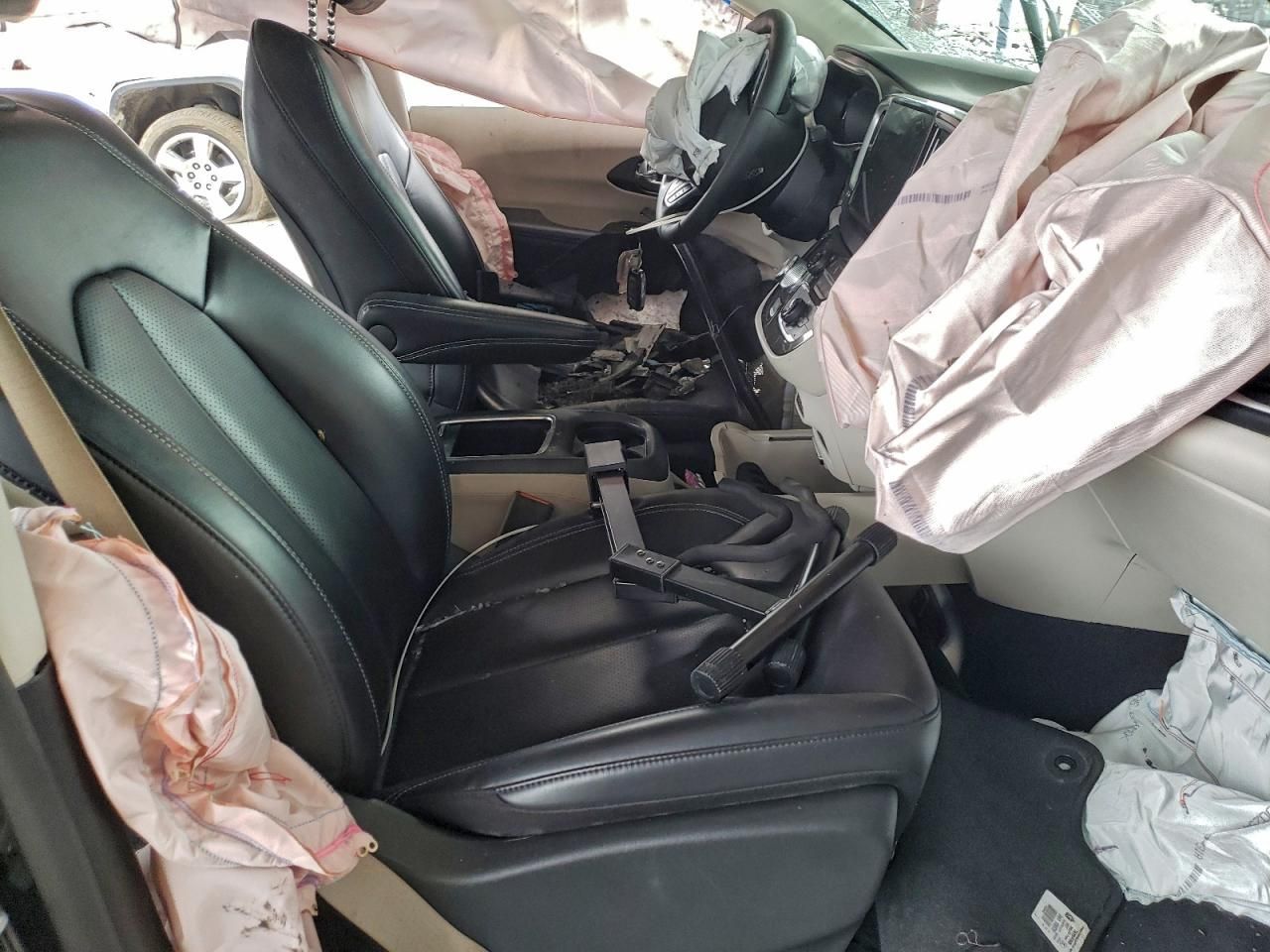 2023 Chrysler Pacifica Touring l