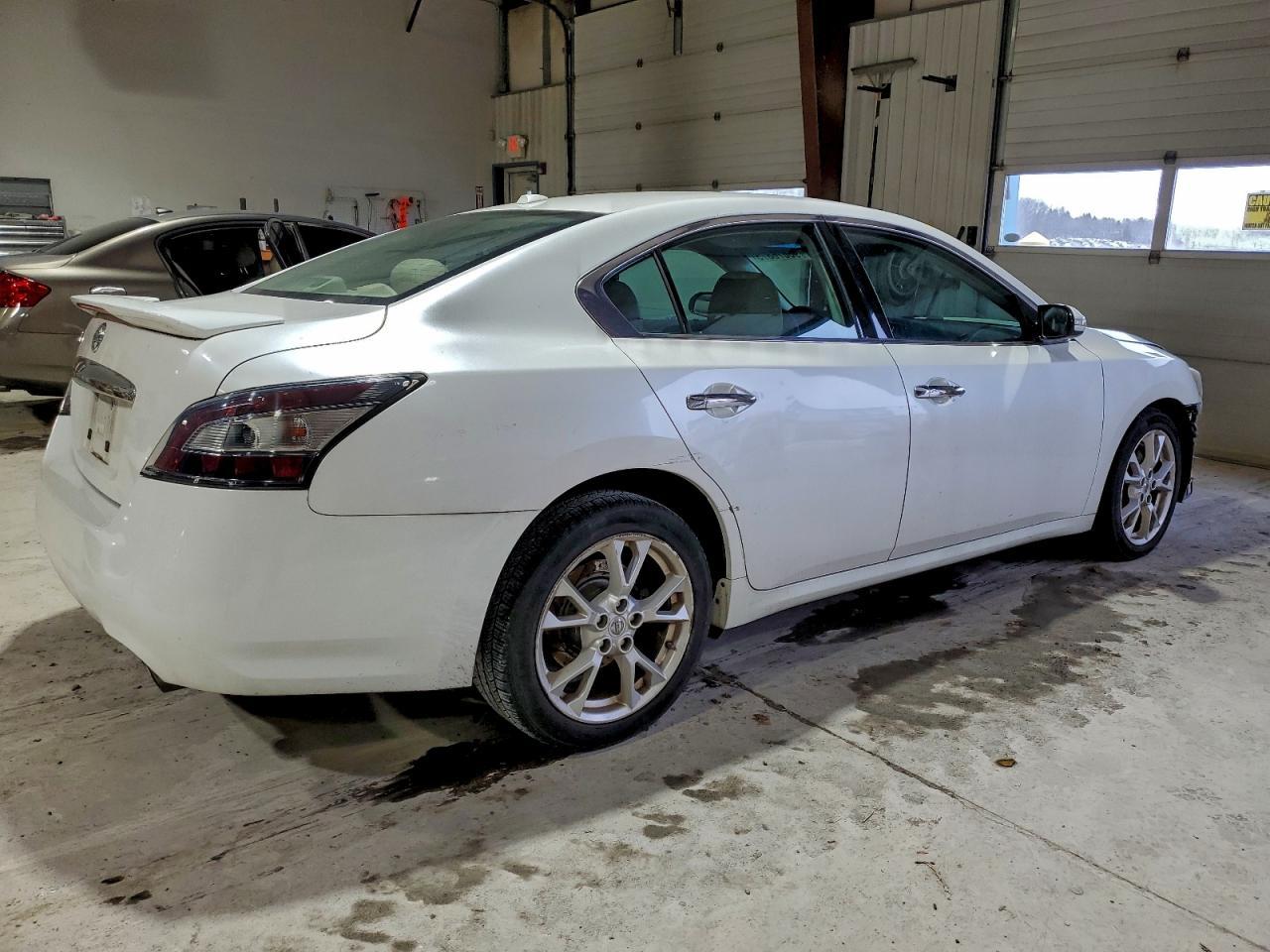 2013 Nissan Maxima s