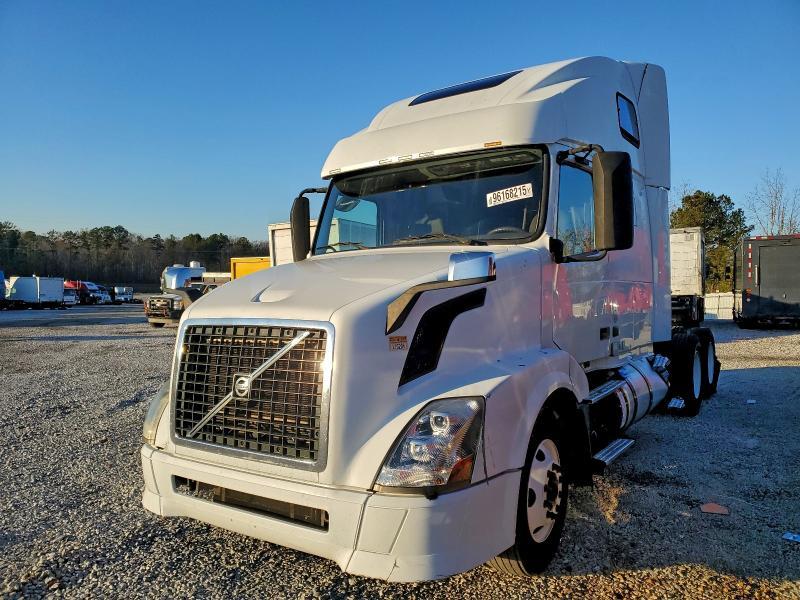2013 Volvo Vnl Semi Truck