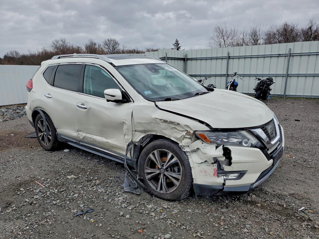2017 Nissan Rogue sv
