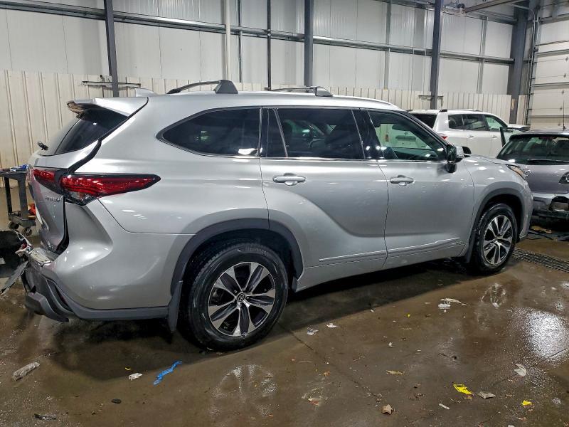 2022 Toyota Highlander Hybrid xle