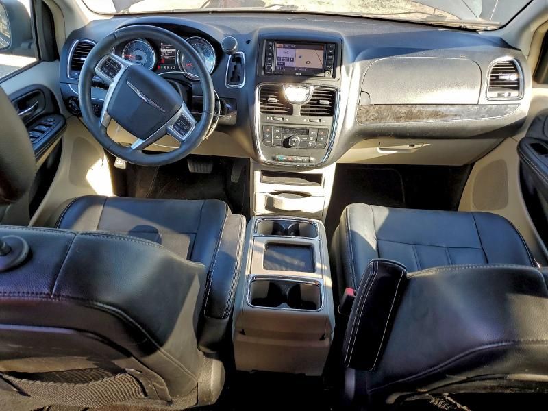 2013 Chrysler Town & Country Touring